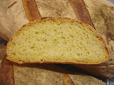 aufgeschnittenes Brot