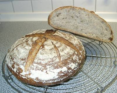 Sonnenblumenkernbrot, aufgeschnitten