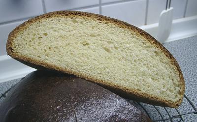 Portugiesisches süßes Brot, aufgeschnitten