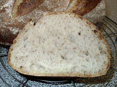 aufgeschnittenes Brot