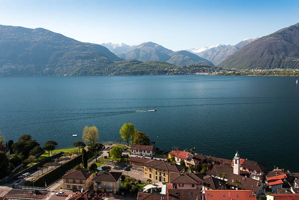 Blick von Gerra auf den Lago Maggiore