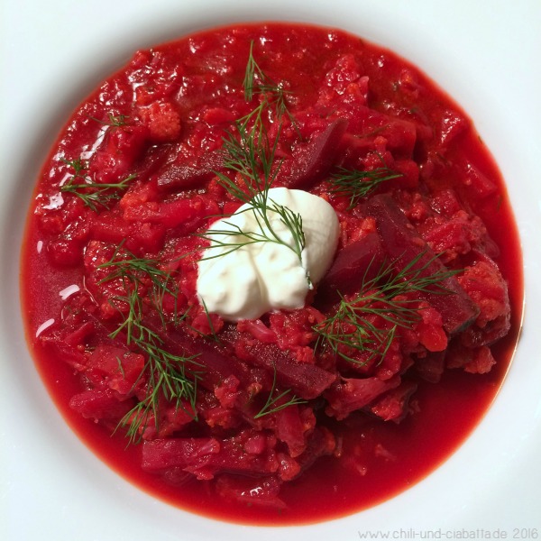 Rumfort-Suppe mit roten Beten und Blumenkohl