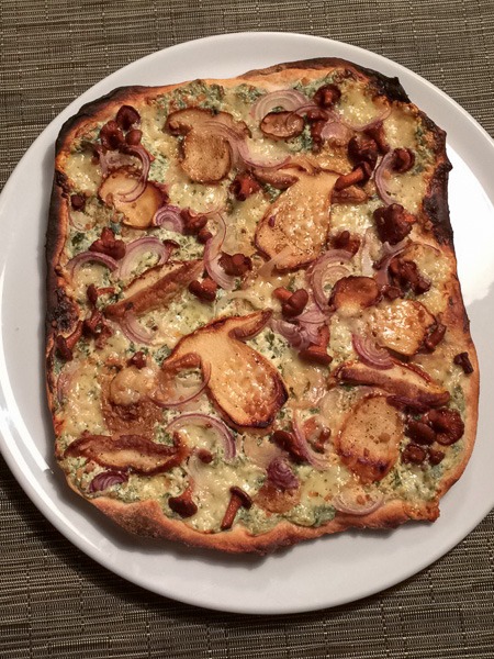 Flammkuchen mit Pilzen