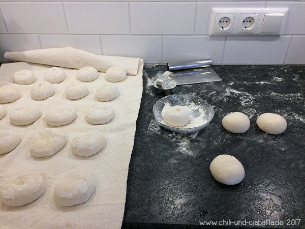 Mascarpone-Semmeln im Werden