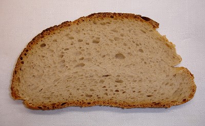 Scheibe vom Sauerteigbrot mit 66% Roggen