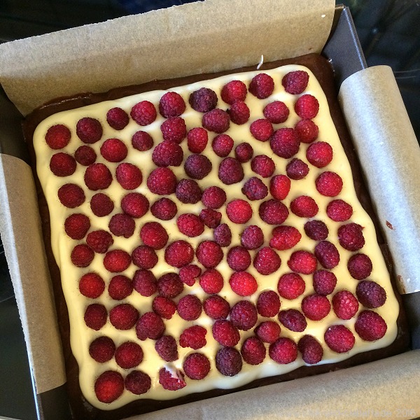 Himbeer-Frischkäse-Brownies vor dem Backen