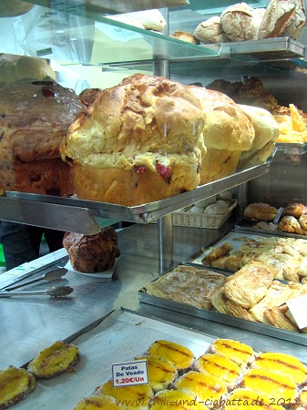 Brot mit Schinkenstückchen