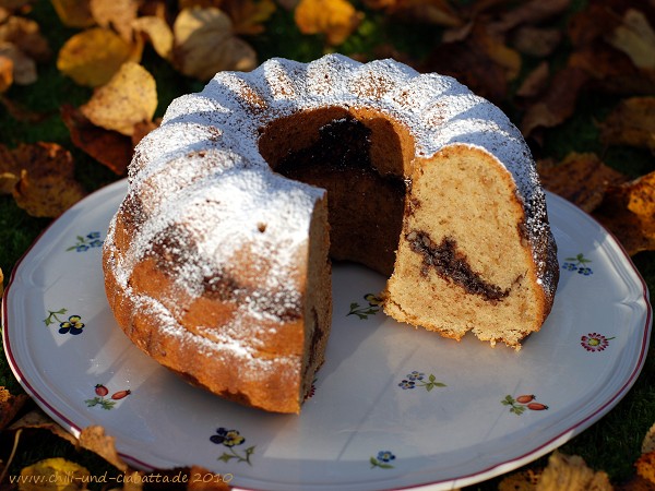 Napfkuchen mit Kakao-Walnuss-Fülle