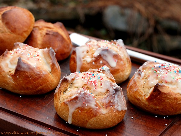 Pani di cena - sizilianische Osterbrötchen