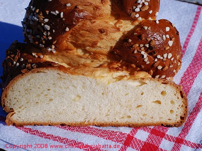 schwedischer Mandel-Osterzopf im Anschnitt